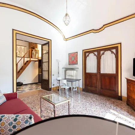 Apartment Charming Apartment - Historic Center - Happy Rentals *